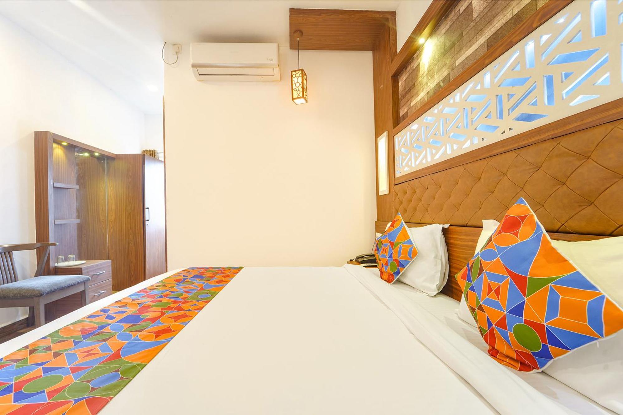Fabhotel Qube - 800M From Ernakulam Junction South Railway Station Kochi Exterior photo