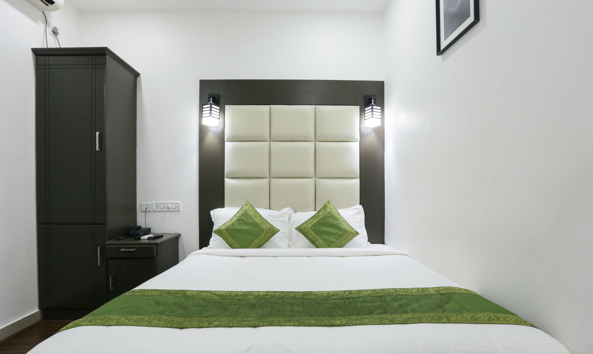 Fabhotel Qube - 800M From Ernakulam Junction South Railway Station Kochi Exterior photo